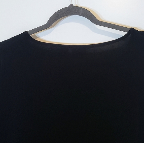 Chico's Side Ruched Black Stretch Tunic Short Sleeve Asymetrical Raw Hem Size 2 - Picture 12 of 13